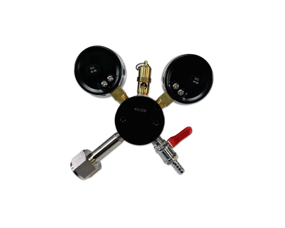 CO2 Regulator with Dual Gauges