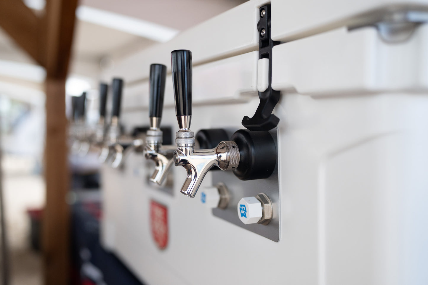 6-Tap Jockey Box, Front Inputs, 170 Quart Roto