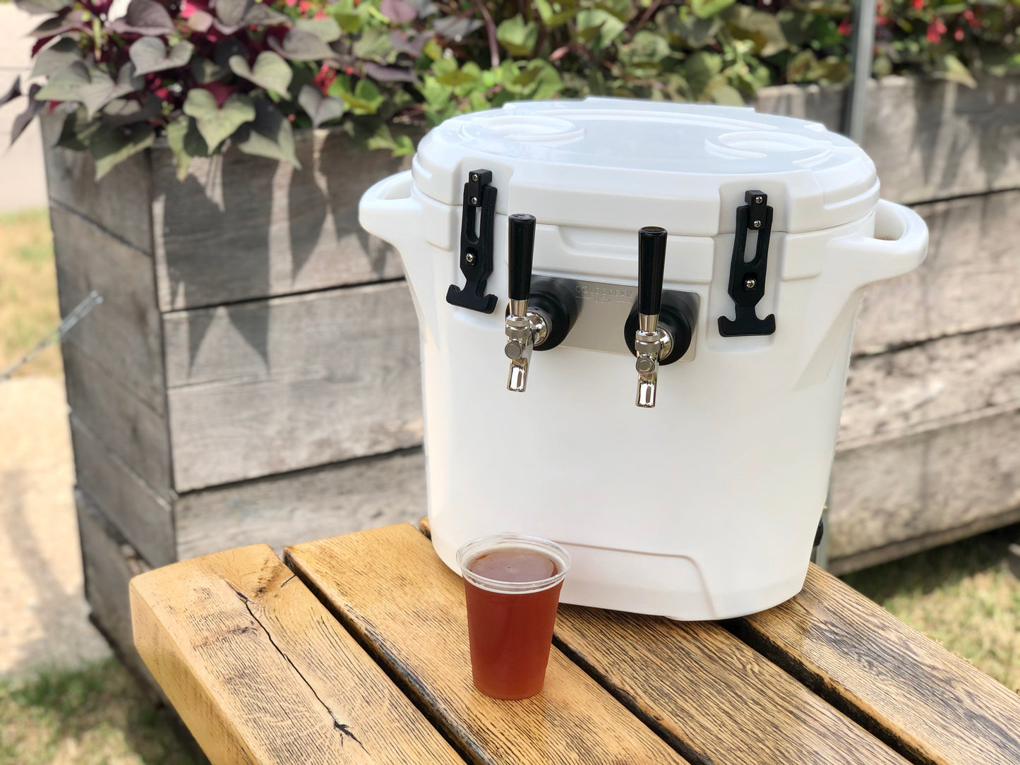 2-Tap Tailgate Jockey Box Outside by Coldbreak