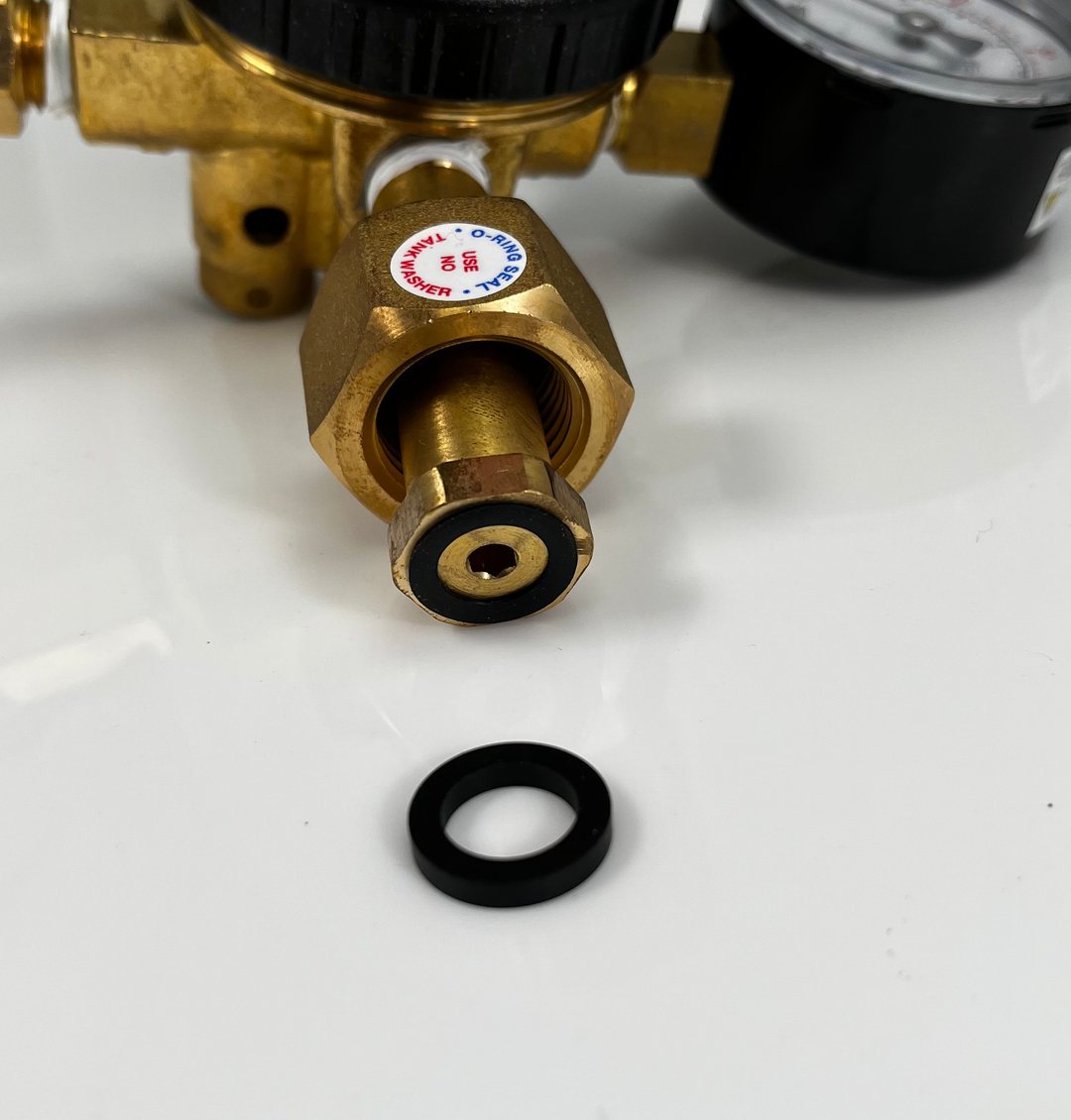 CO₂ Regulator Washer (flat seal) Placement by Coldbreak
